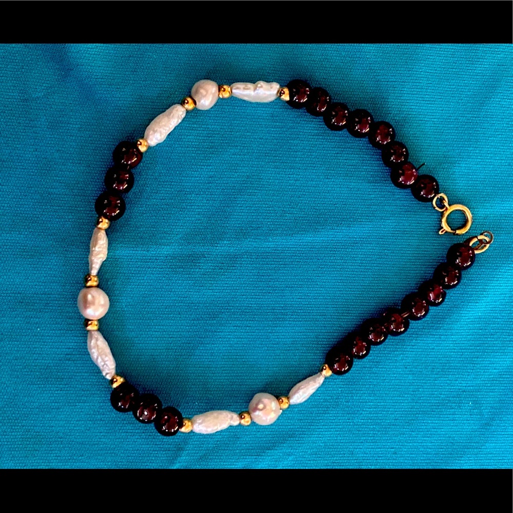 Bracelet Garnet and freshwater pearls